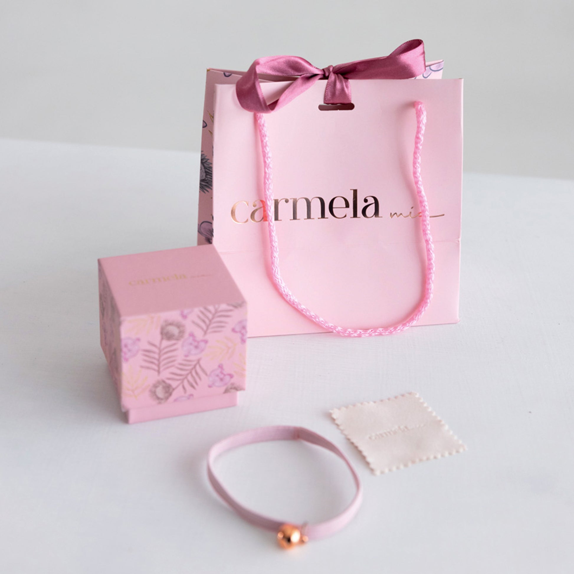 Carmela Mia